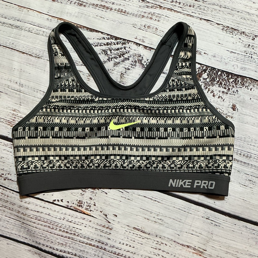 Women's Nike Pro Classic Training Sports Bra. Size M. - Picture 1 of 7